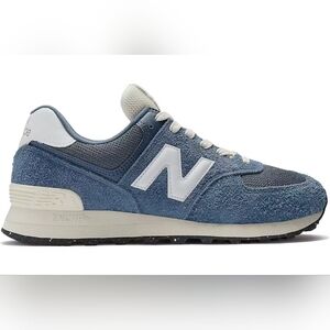 New Balance 574 Navy and White Sneakers, size 10.5